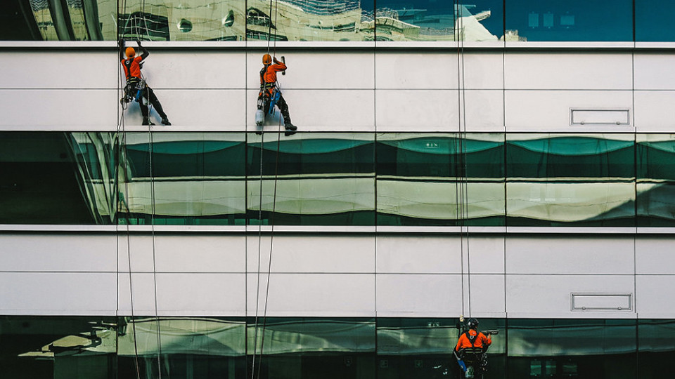 Window and facade cleaning